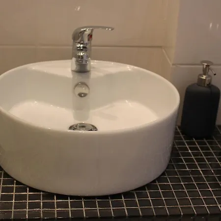 Opposite Thermal Bath, Centre, 2 Bed, 2 Bath Lägenhet *