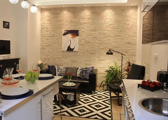 Opposite Thermal Bath, Centre, 2 Bed, 2 Bath Budapest