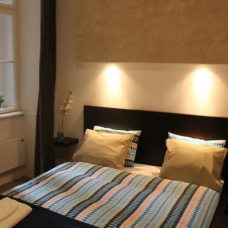 Opposite Thermal Bath, Centre, 2 Bed, 2 Bath Lejlighed
