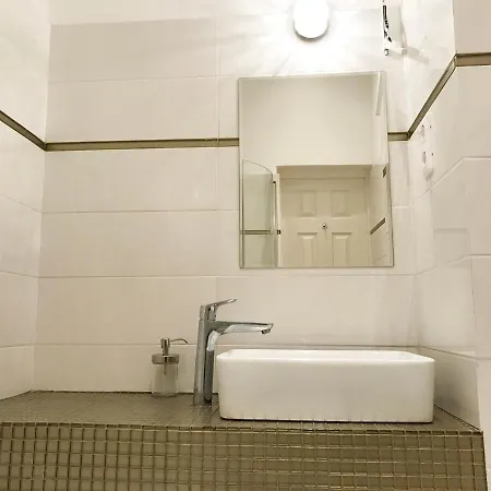 Opposite Thermal Bath, Centre, 2 Bed, 2 Bath Budapest