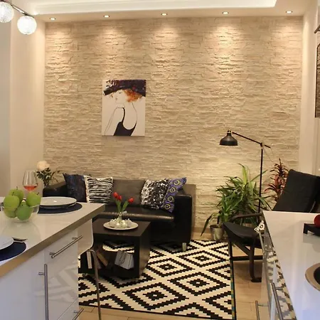 Opposite Thermal Bath, Centre, 2 Bed, 2 Bath ブダペスト